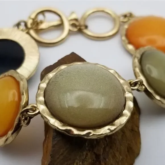 Hippie flower child bracelet. B529 - Picture 2 of 2